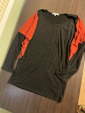 Red Haute Black & Red Long Sleeve Women's Top size medium